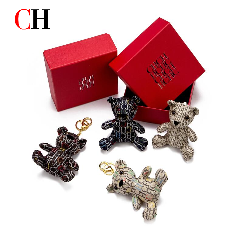 Monogram Keychain Leather - พวงกุญแจตุ๊กตาหมี CH พิมพ์ลายอักษรย่อ จี้ห้อยกระเป๋า เครื่องประดับแฟชั่นสำหรับผู้หญิง ตกแต่งพวงกุญแจ