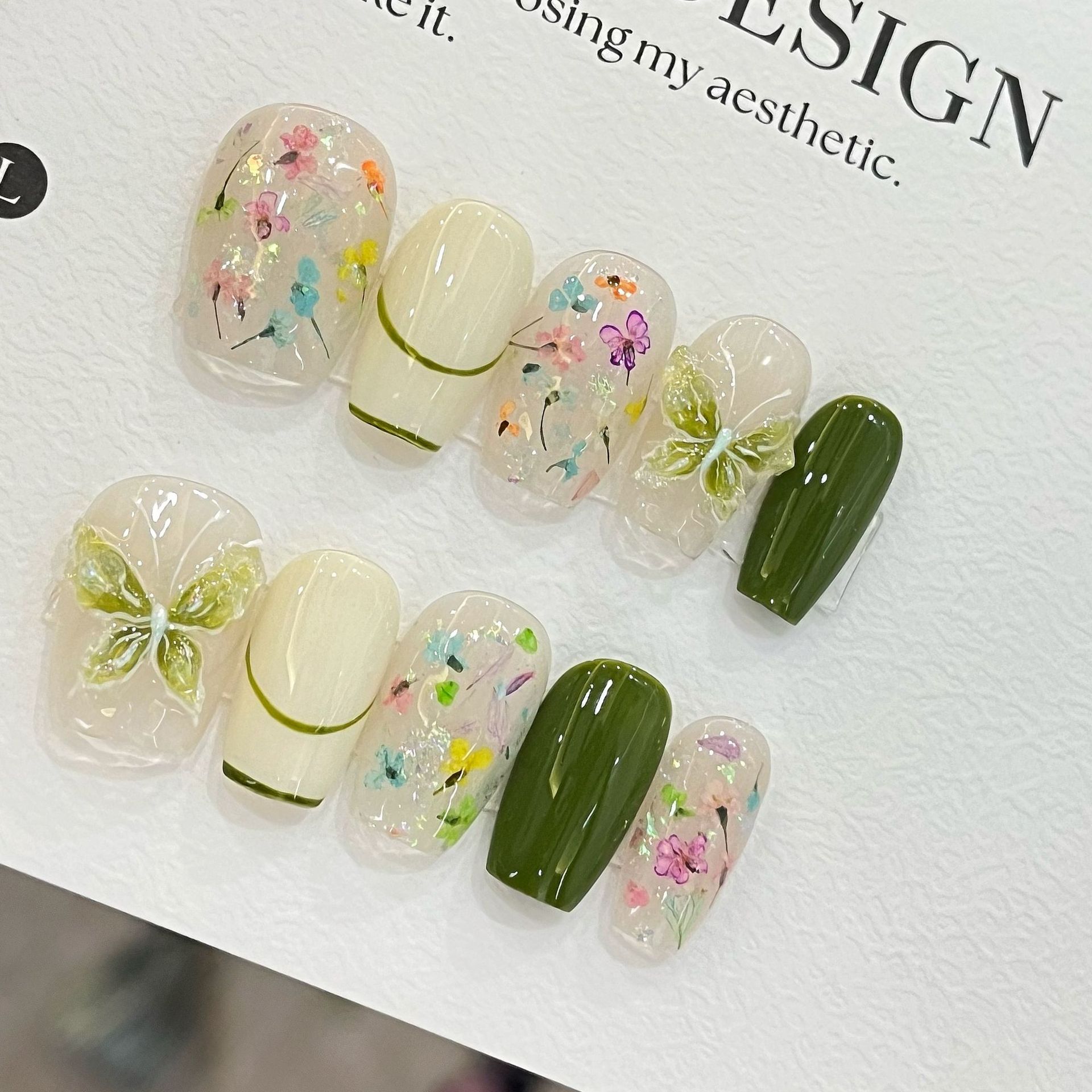 เล็บปลอมลายดอกไม้ผีเสื้อ 10 ชิ - Pressed Flower Art บทวิจารณ์และราคา