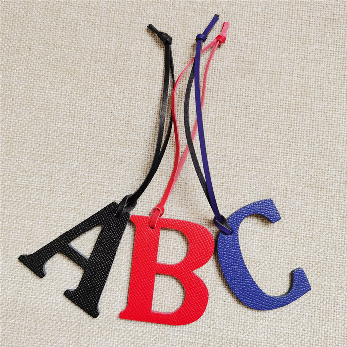 พวงกุญแจหนังวัวแท้/หนัง PU รูป - Monogram Keychain Leather บทวิจารณ์และราคา