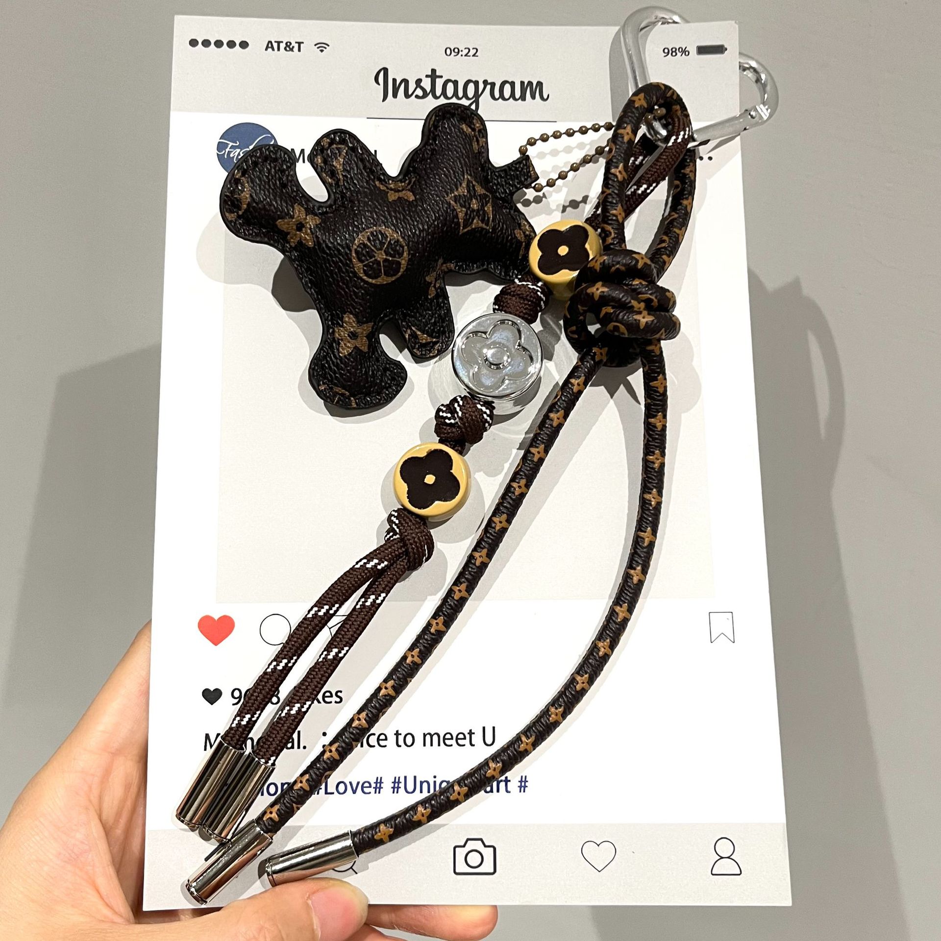 จี้รูปหมีจิ๋วสำหรับกระเป๋า อุป - Monogram Keychain Leather บทวิจารณ์และราคา