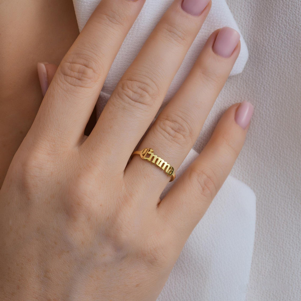 CUSTOM GOLD แหวนผู้หญิงแหวนโกธ - Initial Ring Custom บทวิจารณ์และราคา